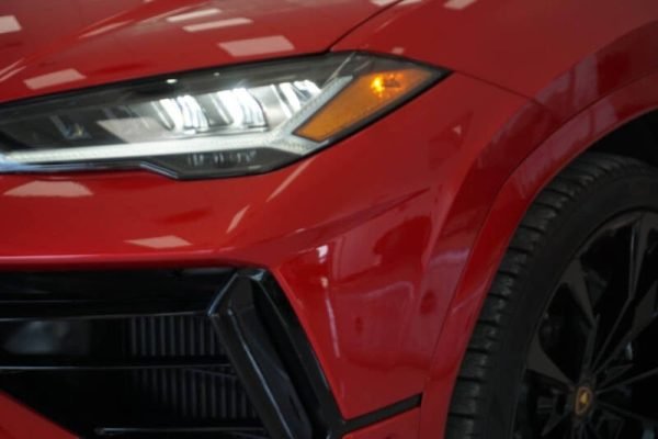2023-lamborghini-urus-s-awd-4dr-suv (1)