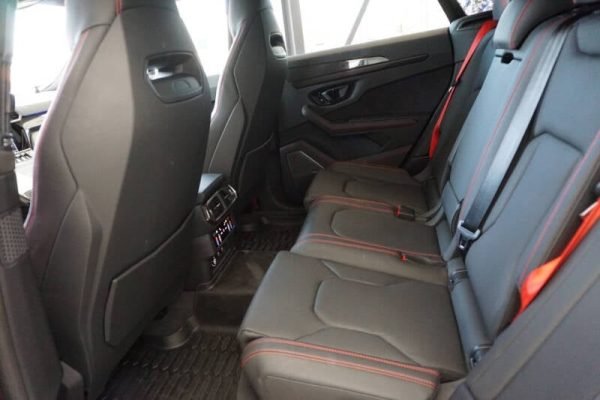 2023-lamborghini-urus-s-awd-4dr-suv (15)