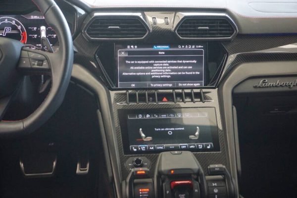 2023-lamborghini-urus-s-awd-4dr-suv (19)