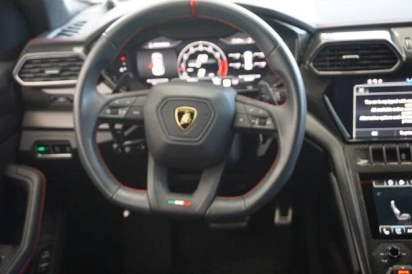 2023-lamborghini-urus-s-awd-4dr-suv (20)