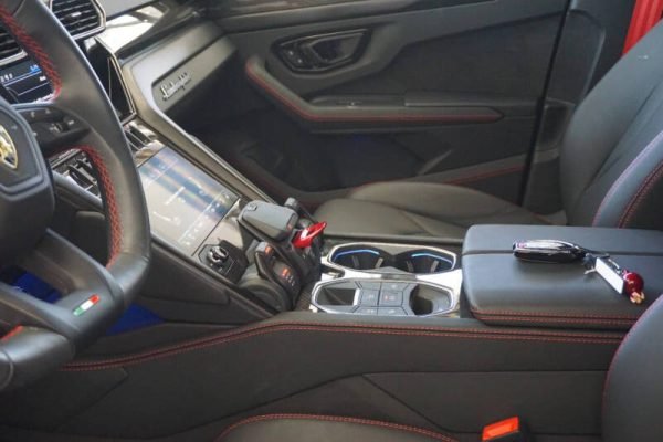 2023-lamborghini-urus-s-awd-4dr-suv (24)