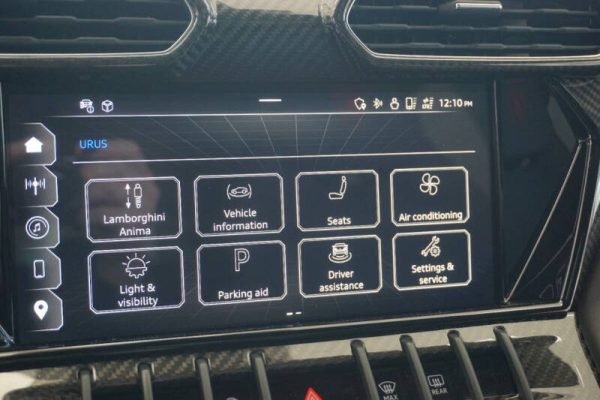 2023-lamborghini-urus-s-awd-4dr-suv (28)