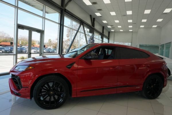 2023-lamborghini-urus-s-awd-4dr-suv (3)