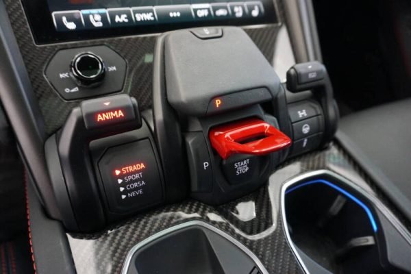 2023-lamborghini-urus-s-awd-4dr-suv (30)