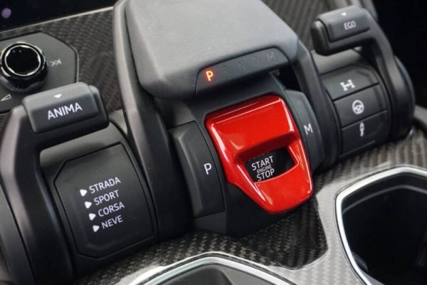 2023-lamborghini-urus-s-awd-4dr-suv (34)