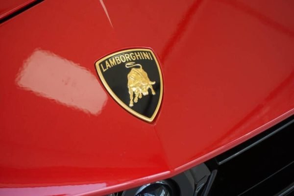 2023-lamborghini-urus-s-awd-4dr-suv (5)