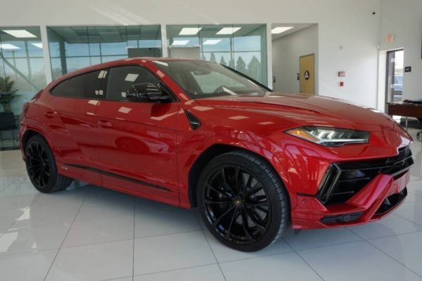2023-lamborghini-urus-s-awd-4dr-suv (6)