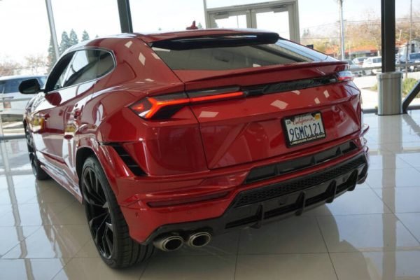 2023-lamborghini-urus-s-awd-4dr-suv (9)
