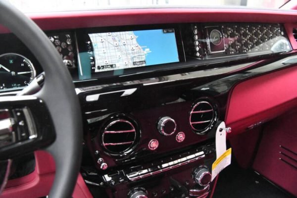 2024-rolls-royce-phantom-base-4dr-sedan (17)