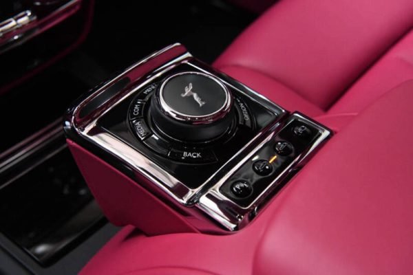 2024-rolls-royce-phantom-base-4dr-sedan (18)