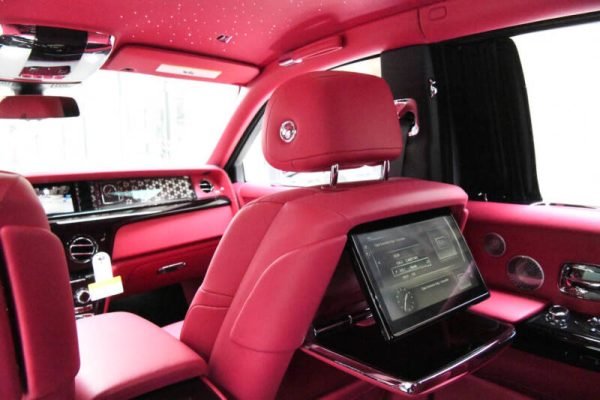 2024-rolls-royce-phantom-base-4dr-sedan (22)