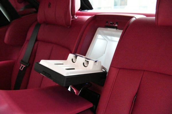 2024-rolls-royce-phantom-base-4dr-sedan (26)