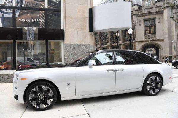 2024-rolls-royce-phantom-base-4dr-sedan (7)